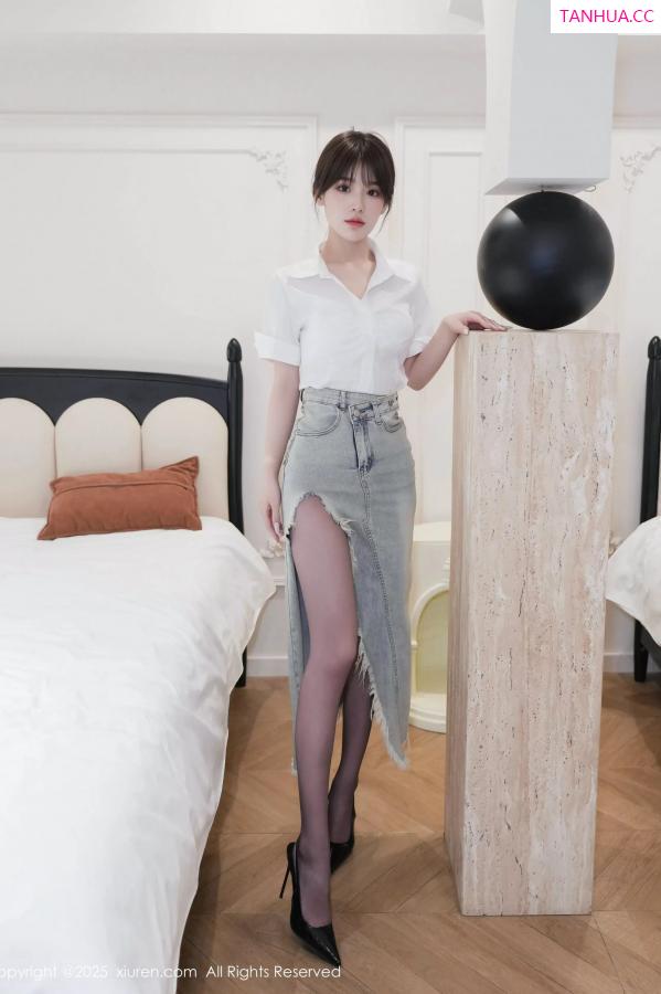 汁汁  [XiuRen]高清写真图 2025.05.19 No.10294 汁汁 魅惑黑丝第5张图片